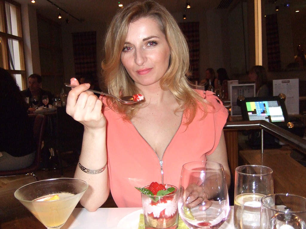 Blogger Ana-Marija-Hota-Zaragoza-restaurant-Dublin